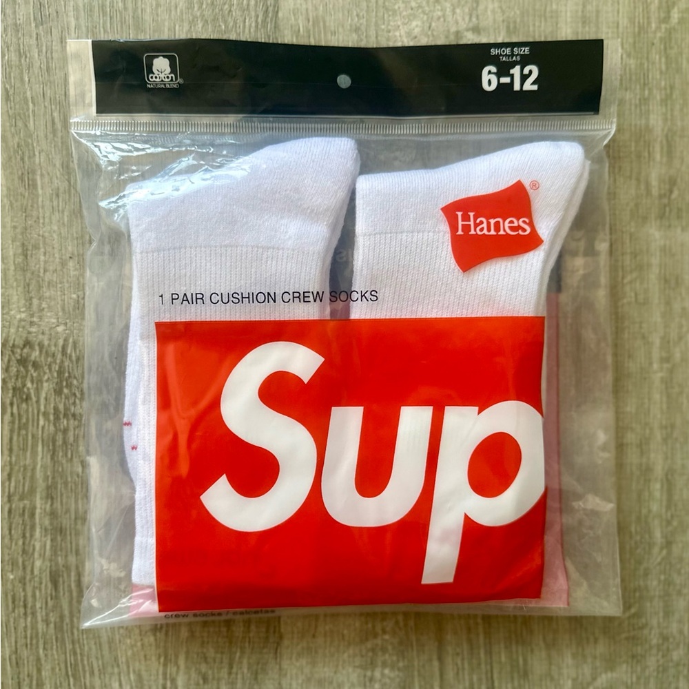 2x Pairs SUPREME x Hanes Crew Socks • White • Size Med/Large • BNWT